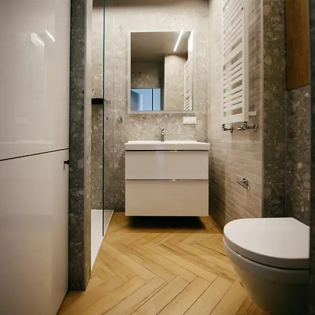Chill In - Modern With Ac & Private Sleeping Area Apartment