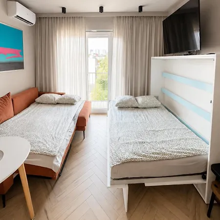 Chill In - Modern With Ac & Private Sleeping Area Appartement Łódź